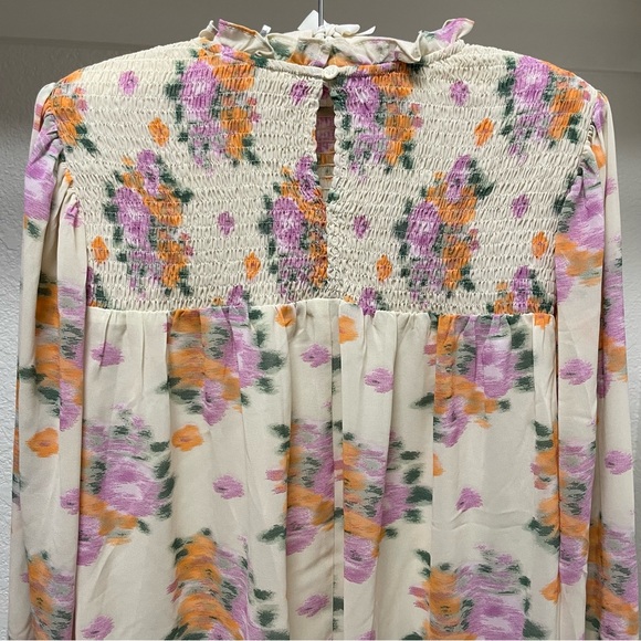 🆕 entro Light Sand Abstract Floral Print Smocked Yoke Blouse Sz M - Picture 9 of 12